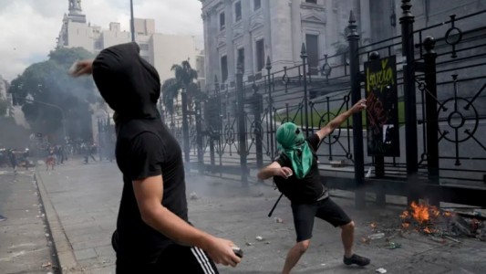 Destrozos en el Congreso y el despacho de Cristina Kirchner: identificaron a ocho sospechosos