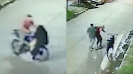 Vecinos detuvieron a golpes a un motochorro que robo y atropelló a una mujer