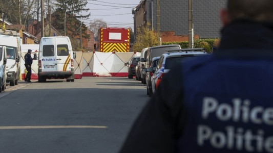 Un auto atropelló a una multitud y mató a seis personas en Bélgica (1)