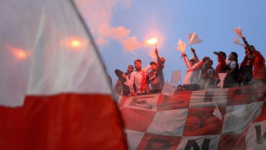 Superclásico: Arrojaron bengalas marinas desde una tribuna del Monumental