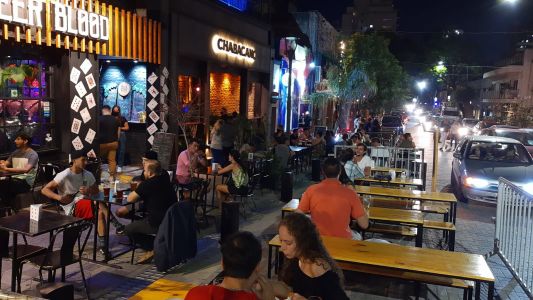 En restaurantes y pizzerías las cartas están con aumentos