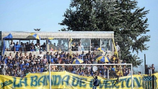 Se despidió con un emotivo mensaje de sus compañeros de fútbol porque sus padres no podían pagar la cuota