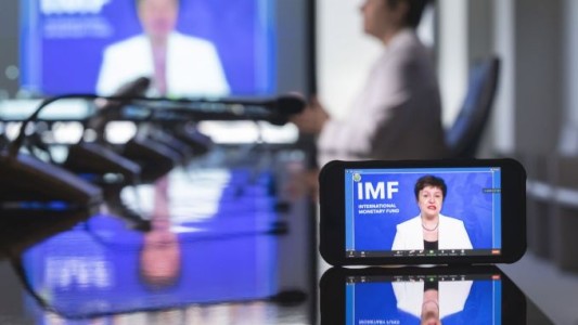 El directorio del FMI se reúne para analizar la aprobación del acuerdo con la Argentina