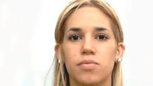 Cayó la estafadora de Tinder, acusada de robar 4,5 millones de dólares: es policía y tiene un novio narco