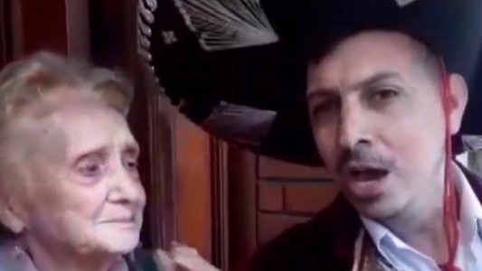 Élida cumplió 92 años y los mariachis revolucionaron su casa
