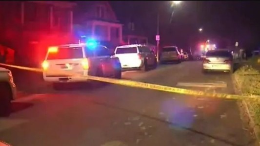 Se cortaba el pelo y los hijos encontraron su arma: el nene de 10 años mató a su hermano de 12