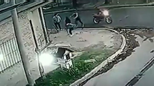 Un policía mató a dos presuntos ladrones tras un tiroteo en Gregorio de Laferrere