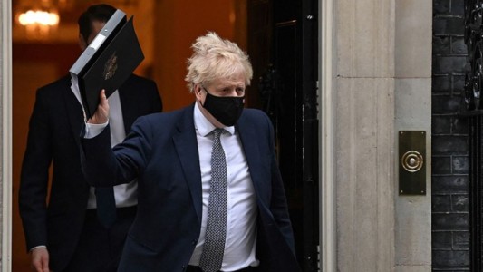 Boris Johnson a 40 años de la Guerra de Malvinas: "La junta militar argentina invadió y ocupó las islas"