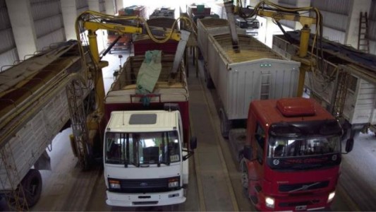 Transportistas anunciaron un paro en reclamo de un aumento de las tarifas