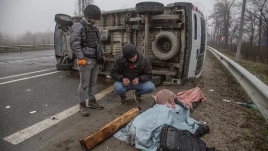 Cadáveres en las calles de Bucha: Putin habló de "provocación grosera" de Ucrania
