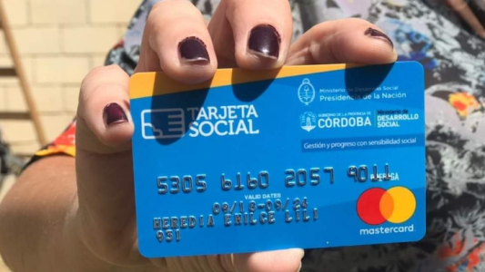Tarjeta Social: cobran las personas mayores