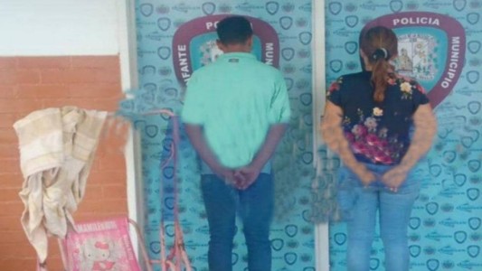 Echaron a la calle a su hijo de 4 años en calzoncillos durante la madrugada: "Tosía y no nos dejaba dormir"