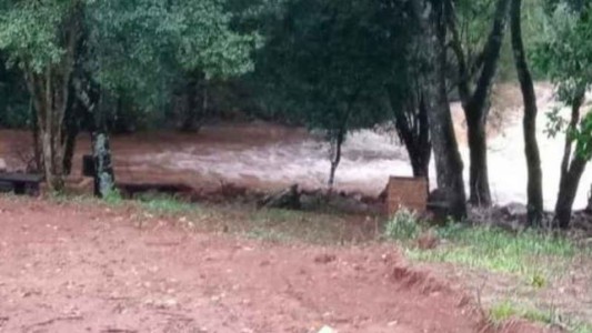 Tragedia en Misiones: dos hermanos se ahogaron al caer al cauce de un arroyo