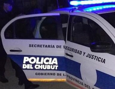 Pareja de policías se peleó y ella lo apuñaló: quedó imputada por tentativa de homicidio