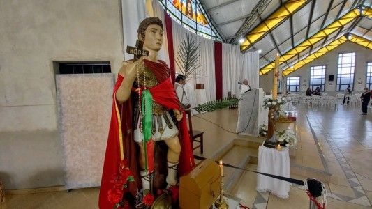 Cientos de fieles se congregan en el día de San Expedito