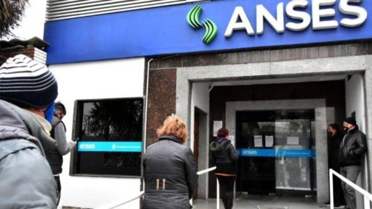 El pago del bono de $18.000 será para beneficiarios de AUH, AUE y Potenciar Trabajo