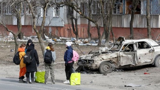 Ucrania informó que fracasó el corredor humanitario en Mariúpol y acusó a Rusia de violar el alto el fuego
