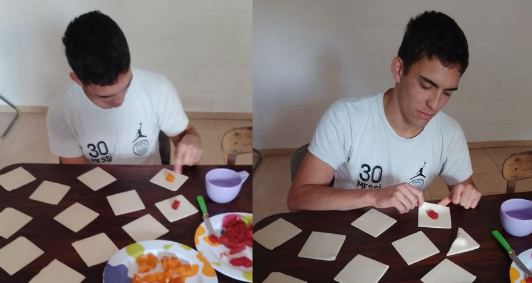 Tiene discapacidad visual y vende pastelitos para comprar los anteojos