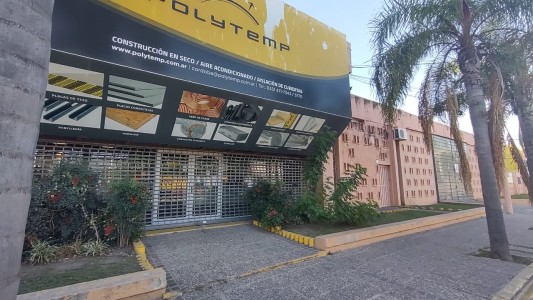 Robo con boquete: se llevaron suma millonaria en barrio Ayacucho