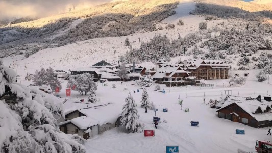 Día histórico en Bariloche: abrirán una pista del Cerro Catedral por las intensas nevadas de abril