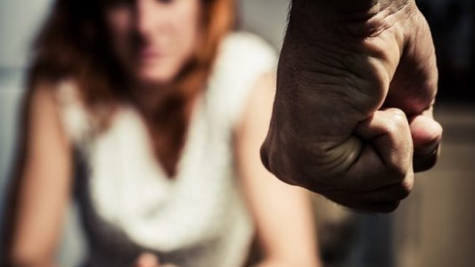 Acusado de violencia de género donará leche y fideos para no ir preso