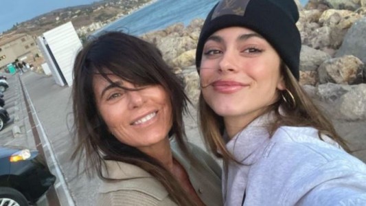 La mamá de Tini Stoessel le dedicó un feroz mensaje al fotógrafo que capturó a la artista con De Paul