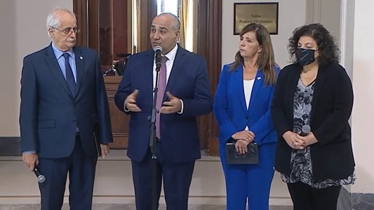 Manzur buscó bajar el tono a la interna pero remarcó que el Presidente "decide el rumbo"