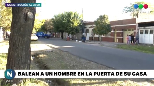 Lo balearon a plena luz del día mientras arreglaba una heladera en la vereda