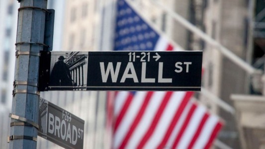 El peor día desde 2020: se derrumbaron las acciones en Wall Street