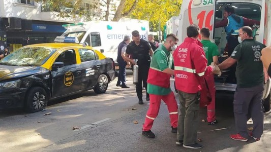 Investigan si el taxista que atropelló a las turistas francesas podía conducir