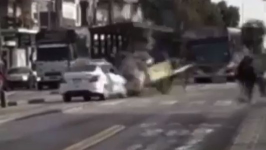 Persecución en Quilmes: un patrullero corrió a un carro tirado por un caballo