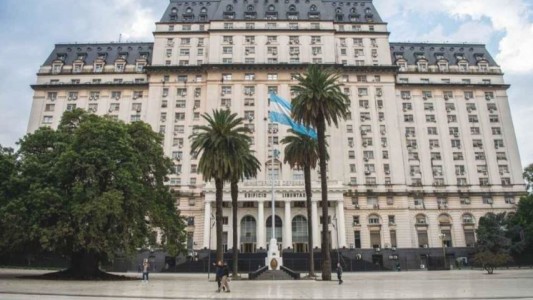 Allanaron el Ministerio de Defensa por el retraso en apelar un fallo que cedió tierras del Ejército a mapuches