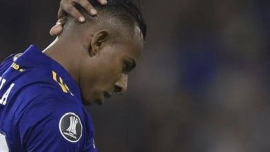 Villa tiene prohibido salir del país y acercarse a la mujer que lo denunció