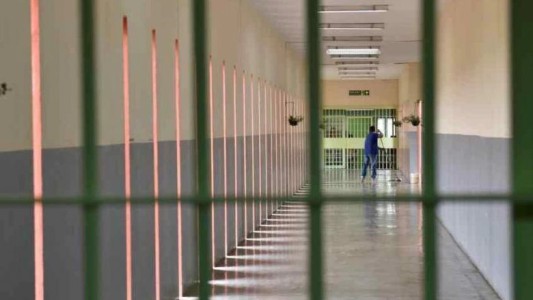 Tras comprobar que incumplió más de 100 veces el arresto domiciliario, le dieron libertad condicional