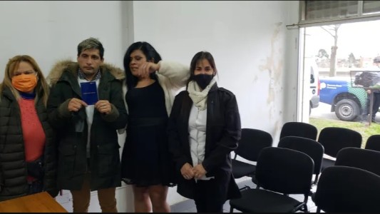 Mujer trans se casó en la cárcel y eligió como testigo a una agente penitenciaria