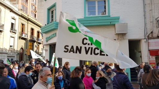 Municipales marcharon al Palacio 6 de Julio en reclamo de aumento salarial