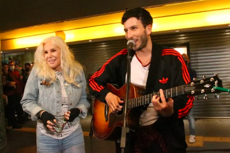 Video: el show sorpresivo de Susana Giménez y Sebastián Yatra en el subte porteño