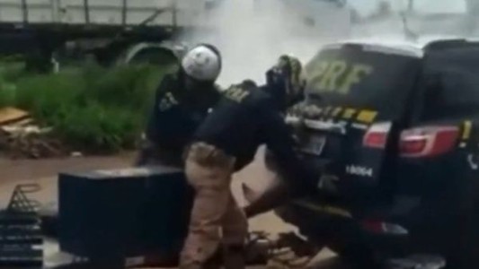 Brasil: policías mataron a un paciente psiquiátrico al meterlo en un baúl con gas pimienta