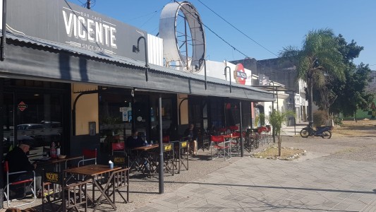 Le arrebataron el celular a un jubilado en un bar de San Vicente