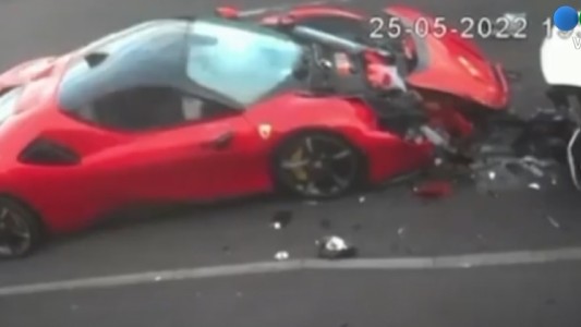 Video: así chocó una Ferrari de un millón de dólares