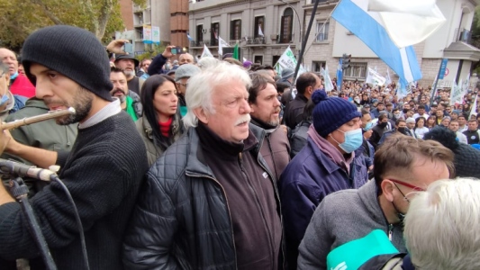 Conflicto municipal: asamblea en explanada a las 11, Daniele único orador