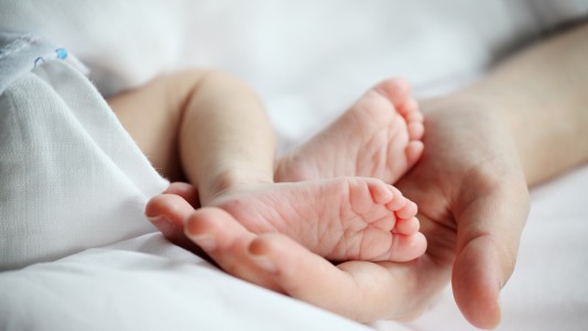 Córdoba: otorgaron licencia de 100 días a un padre para el cuidado de su bebé