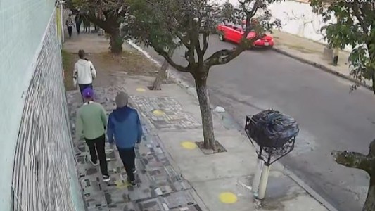 Video: Robo "piraña" a dos docentes cuando salían de dar clases