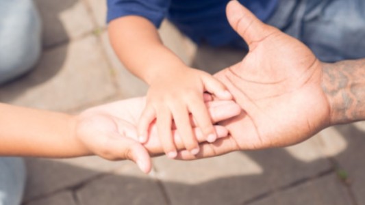 "Familia ampliada": subsidio para promover cuidado de menores separados de sus padres