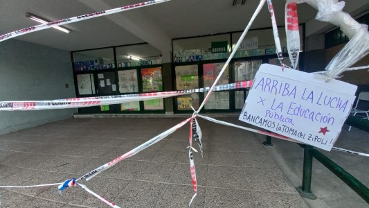 Tras 12 días de protesta, levantaron la toma del Instituto Domingo Zípoli