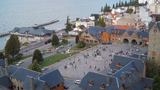 Bariloche: pelea con más de 50 menores de edad y armas blancas en el Centro Cívico