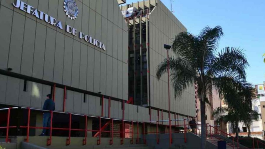 Echaron de la fuerza al policía que agredió a su pareja