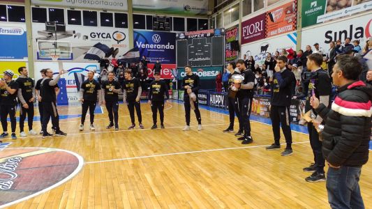Independiente volvió a Oliva con el ascenso a la liga nacional de básquet