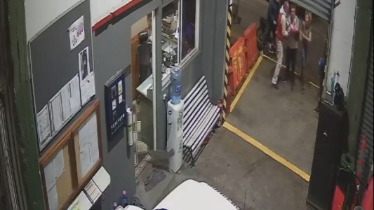 Video: bomberos le salvaron la vida a una bebé que llegó sin signos vitales al cuartel