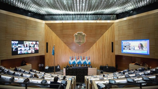 El radicalismo rechaza la “re-re” de los intendentes